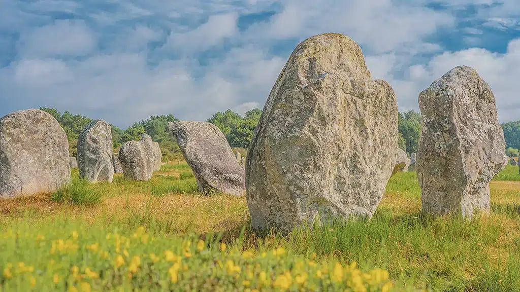 les menhirs et les dolmens